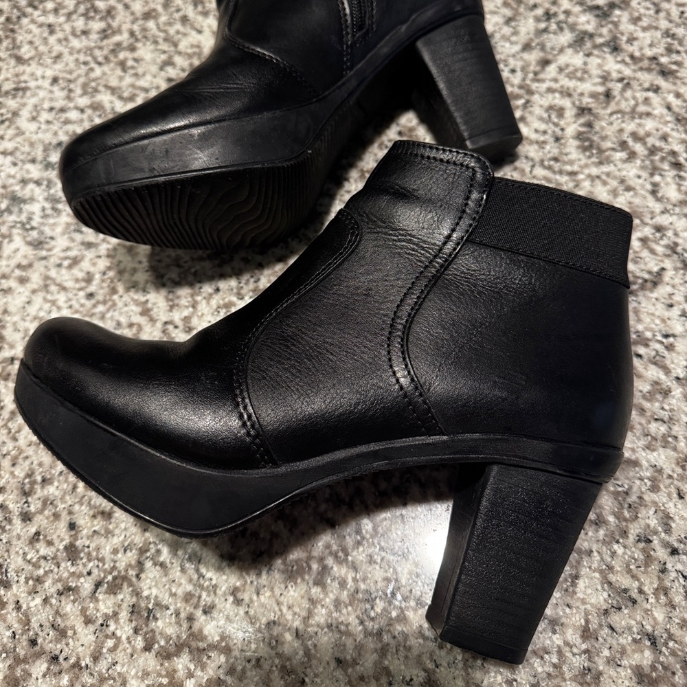 Baerchi Women's Black Leather Ankle Bootie Block Heel Zip Round Toe